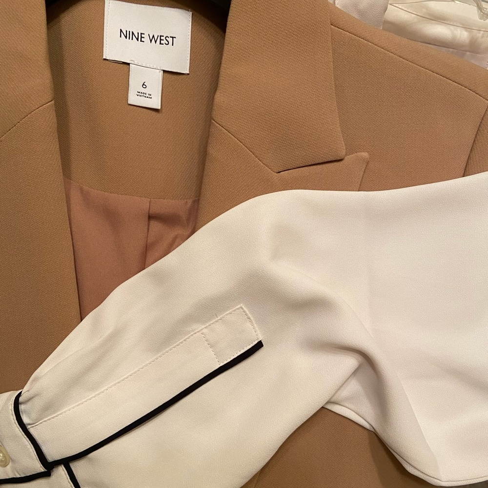 Nine West Camel Color Button Front Blazer Size 6 … - image 6
